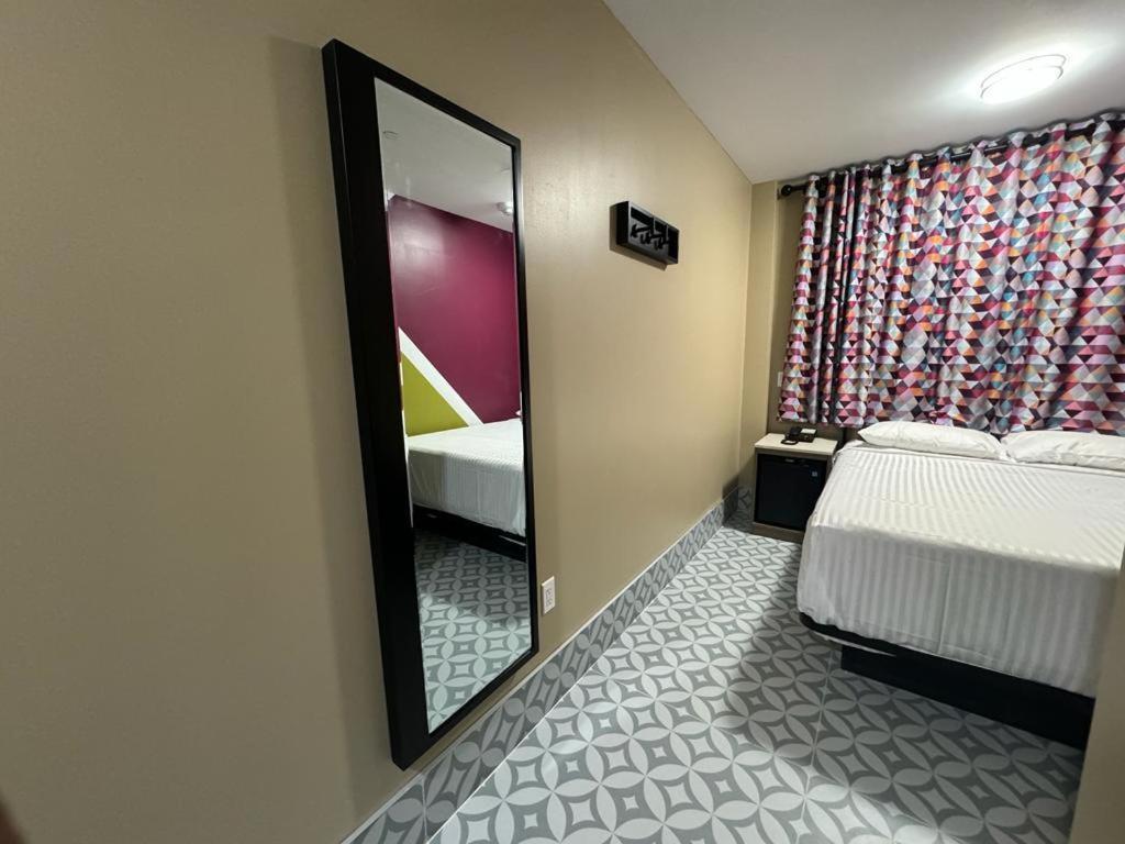 Moon Hotel Brooklyn Nova York Exterior foto
